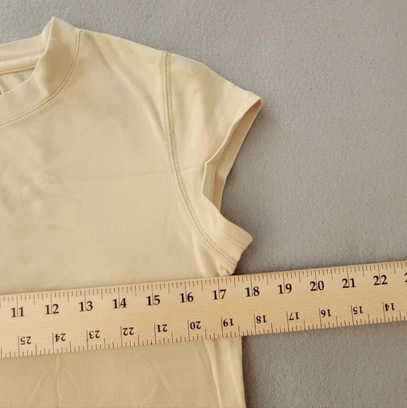 CHICOS The Ultimate Tee sz 1  Tan  Short Sleeve Round Neck Cotton Modal - Picture 7 of 7